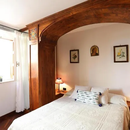 Apartment Sikelia *